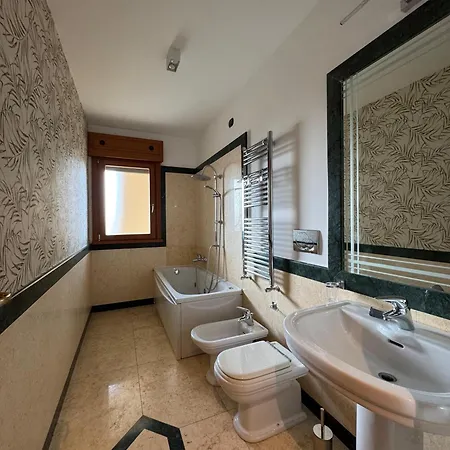Апартаменты Luxury House Alessia *