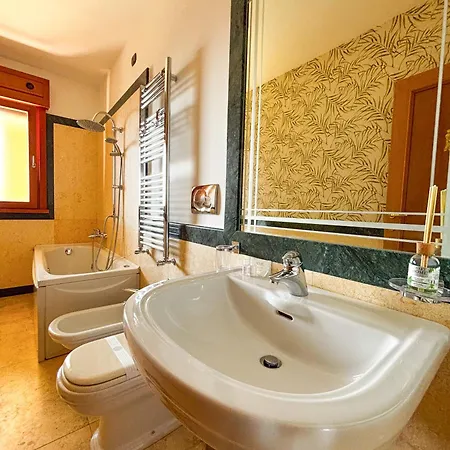 Luxury House Alessia Апартаменты Рим